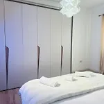 Bllok: Central Cozy Stay, 24/7 Self Check-In