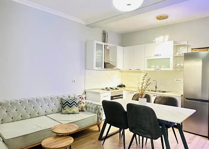Bllok: Central Cozy Stay, 24/7 Self Check-In