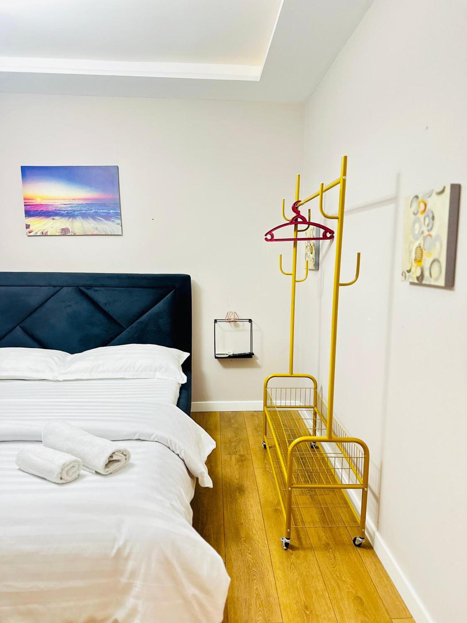 Bllok: Cozy Stay, 24/7 Self Check-in * Tirana