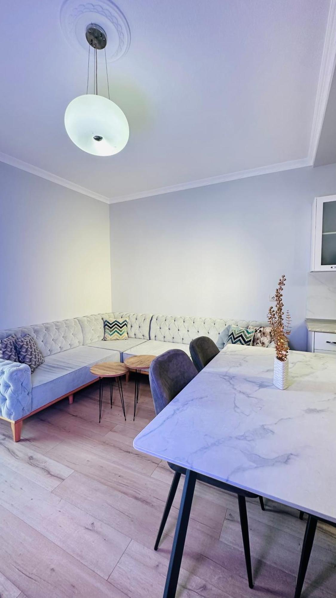 Bllok: Cozy Stay, 24/7 Self Check-in * Tirana