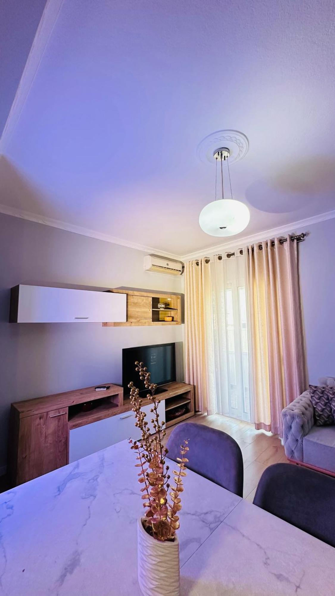 Bllok: Cozy Stay, 24/7 Self Check-in Appartement Tirana