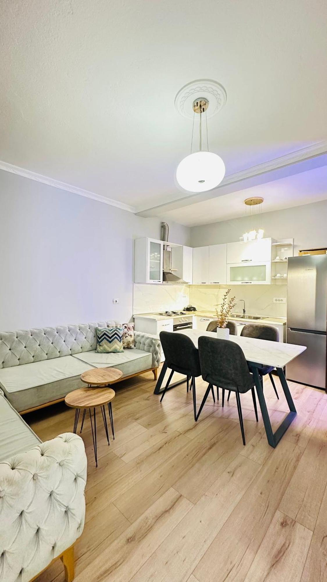 Bllok: Cozy Stay, 24/7 Self Check-in *