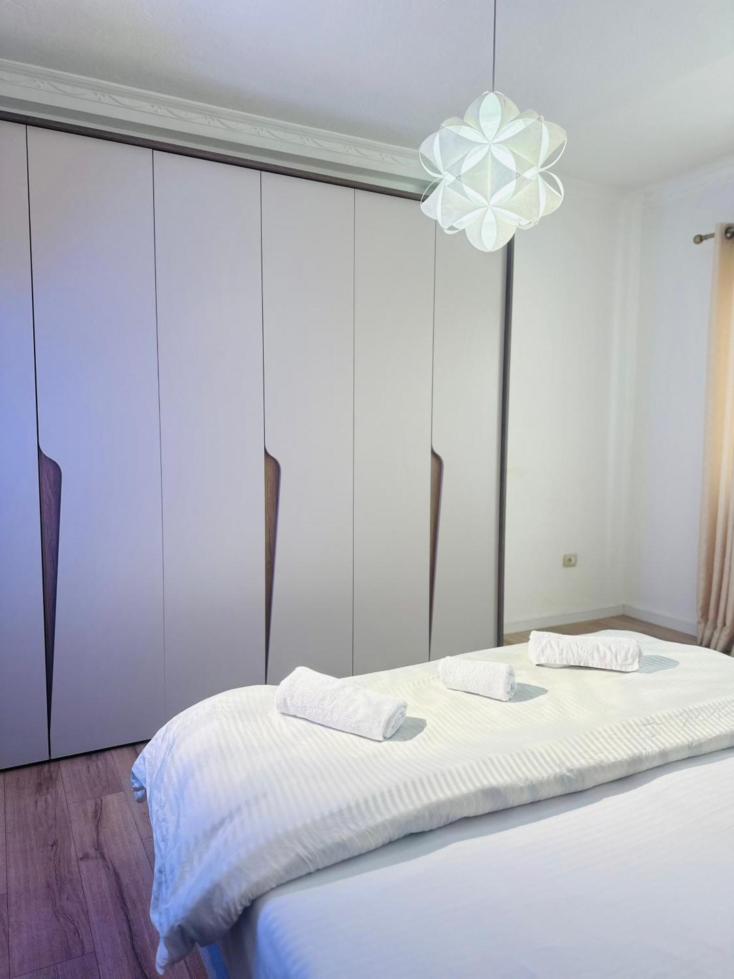 Bllok: Cozy Stay, 24/7 Self Check-in Tirana